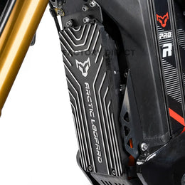 Machined Arctic Leopard side panel and Pro R graphics on the XE Pro R battery housing